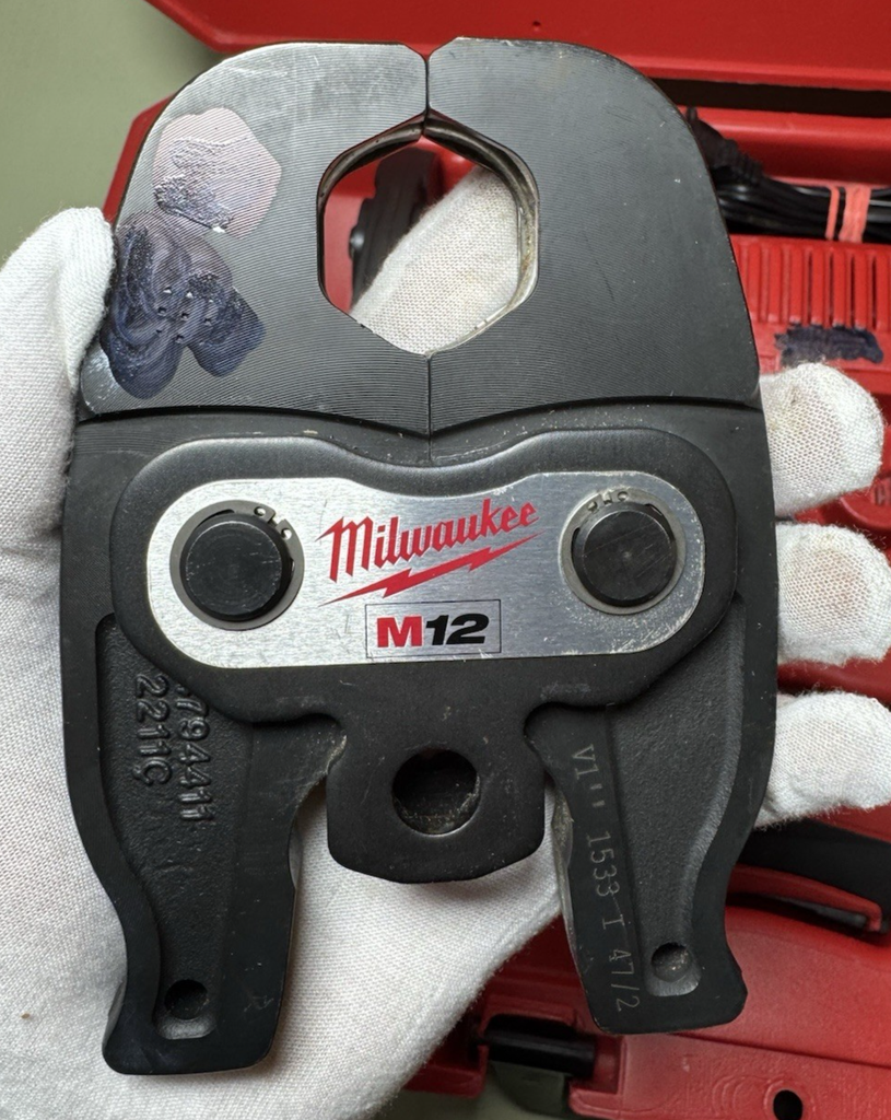 Milwaukee M12 Force Logic Press Tool 2473-20 w/ CTS-V Jaws, 3 Batts, Charger #18