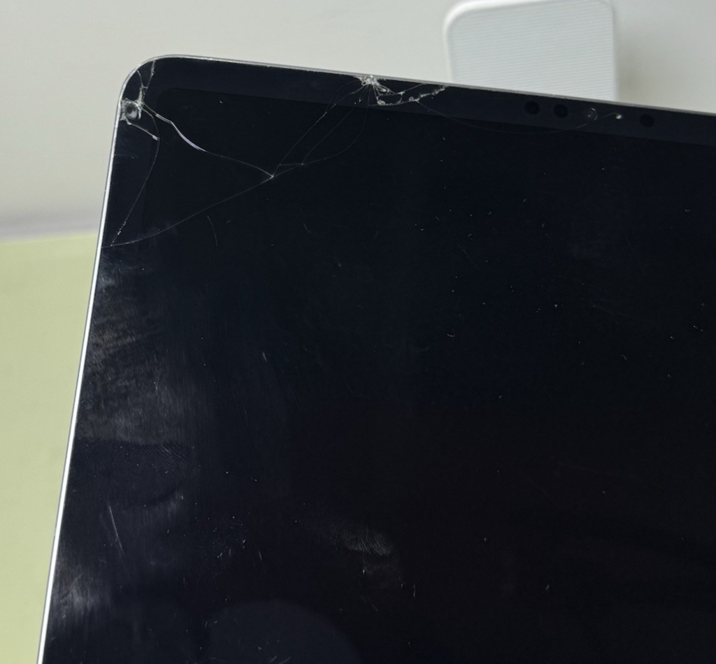 Apple iPad Pro 12.9” 5th Gen 256GB Wi-Fi Space Gray *Cracked Screen* #3