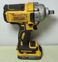 DeWalt DCF891 20V MAX XR Mid-Range Impact Wrench 1/2" w/batt and charger purchase
