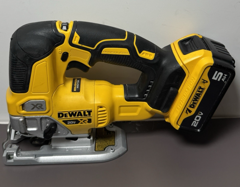DeWalt Jig Saw DCS334 20V Max XR Cordless Jigsaw 5 Ah Battery/Charger #2