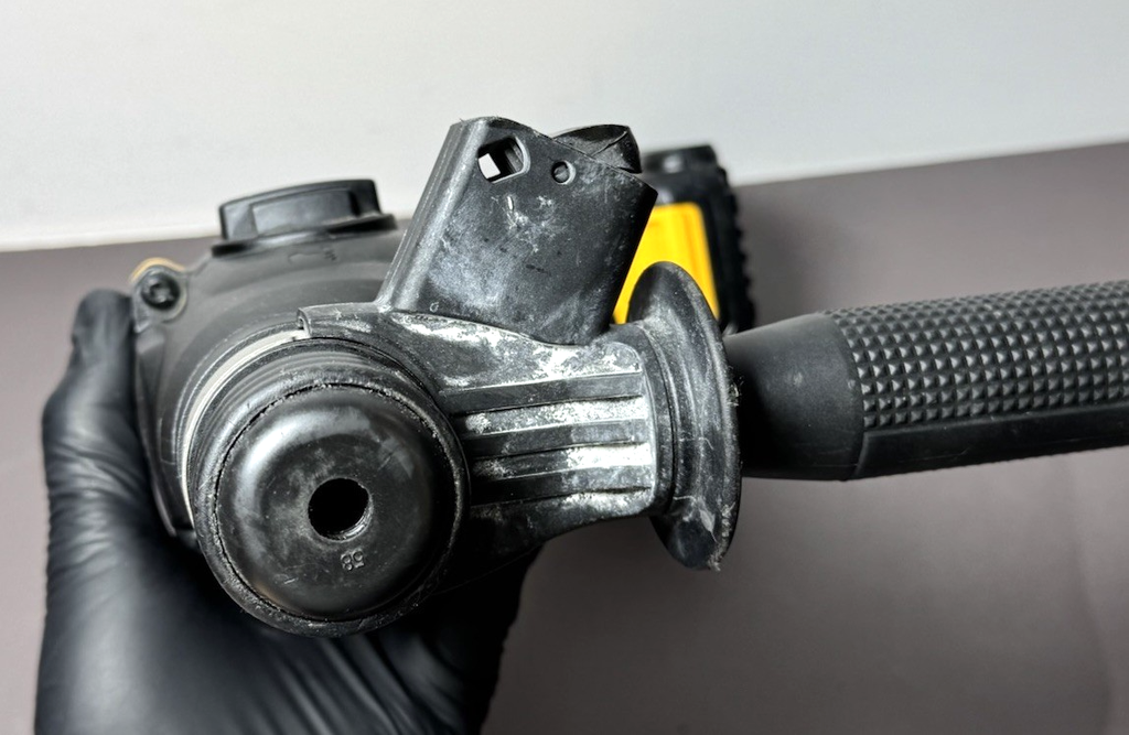 Dewalt DCH133 20V Max Brushless 1” SDS Plus Rotary Hammer w/1.5Ah batt+charger #4