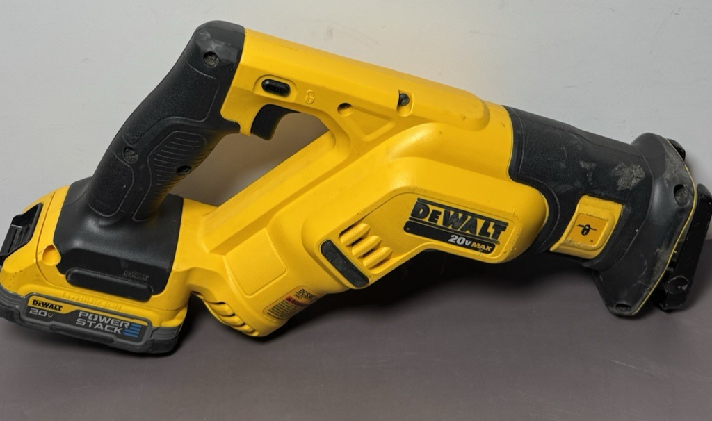 DEWALT DCS387 20V Max Cordless Compact Reciprocating Saw &battery and charger #1