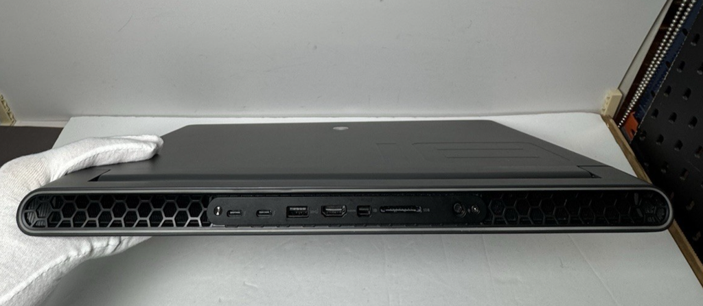 Alienware M18 R2 18" 165Hz i9-14900HX 32GB RAM 1TB SSD GeForce RTX 4080 #4