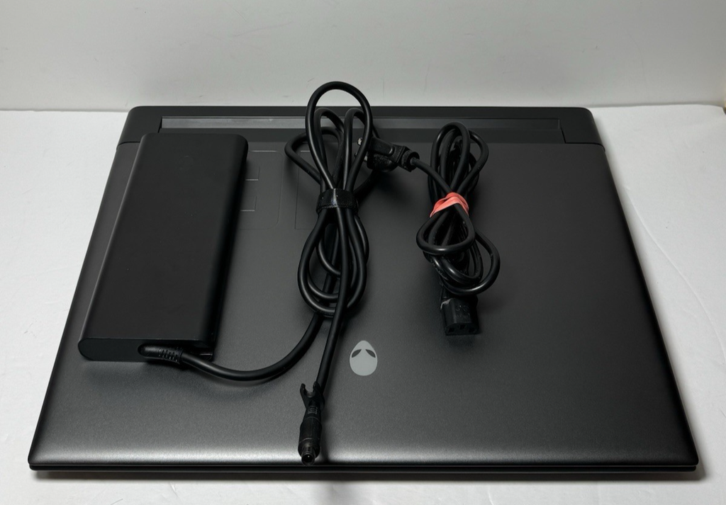 Alienware M18 R2 18" 165Hz i9-14900HX 32GB RAM 1TB SSD GeForce RTX 4080 #8