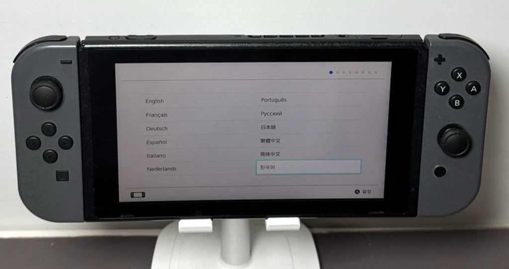 Nintendo Switch Handheld Console HAC-001 w/ controllers/dock/charger #1