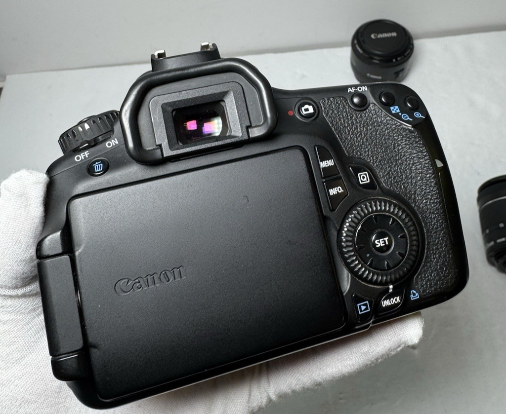 Canon EOS 60D DSLR Bundle w/ 18-55mm IS STM, 50mm f/1.8 & 430EX II Flash #8