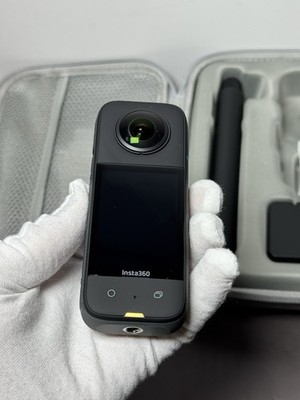 Insta360 360° Action Camera Bundle w/ 64GB SD, Battery, Case & Handle #3