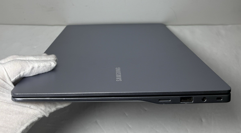Samsung Galaxy Book4 Edge Snapdragon X 15.6" 16GB, 1TB SSD, 100% batt health #4