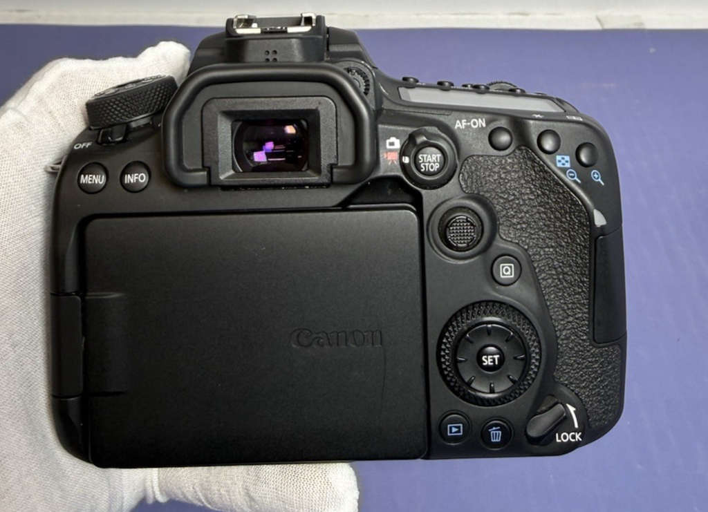 Canon EOS 90D 32.5MP DSLR Camera Body Only w/ Battery & Charger #7