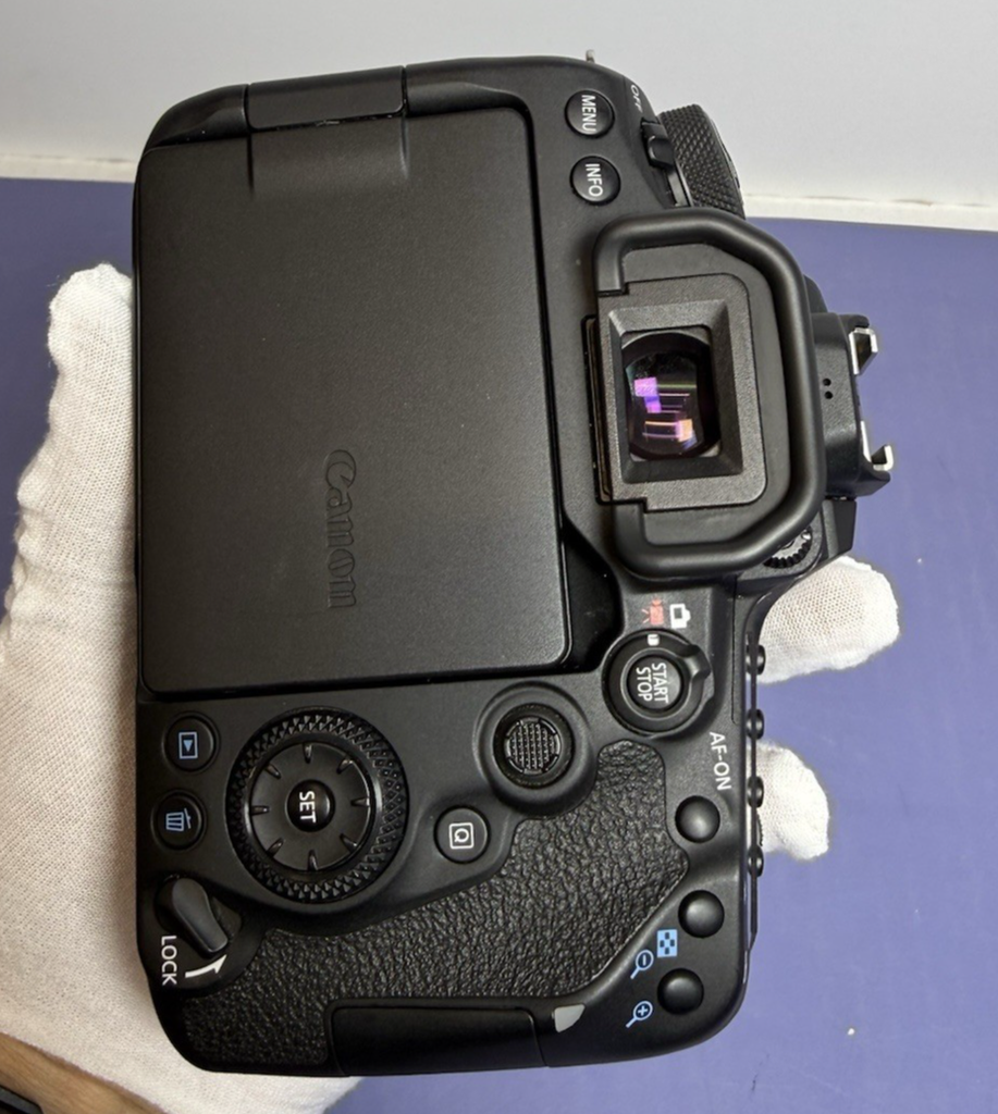 Canon EOS 90D 32.5MP DSLR Camera Body Only w/ Battery & Charger #9