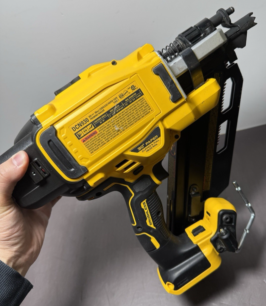 DeWalt DCN930 20V MAX 30° Cordless Paper Tape Framing Nailer (Tool Only) #5