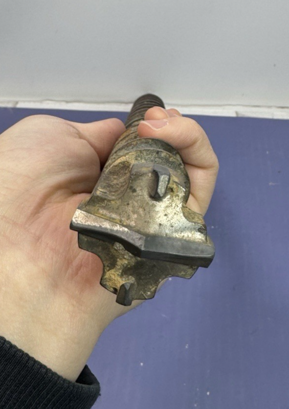 MILWAUKEE 2717-20 M18FUEL 18V ROTARY HAMMER + 12Ah Battery + rotary hammer bit #6