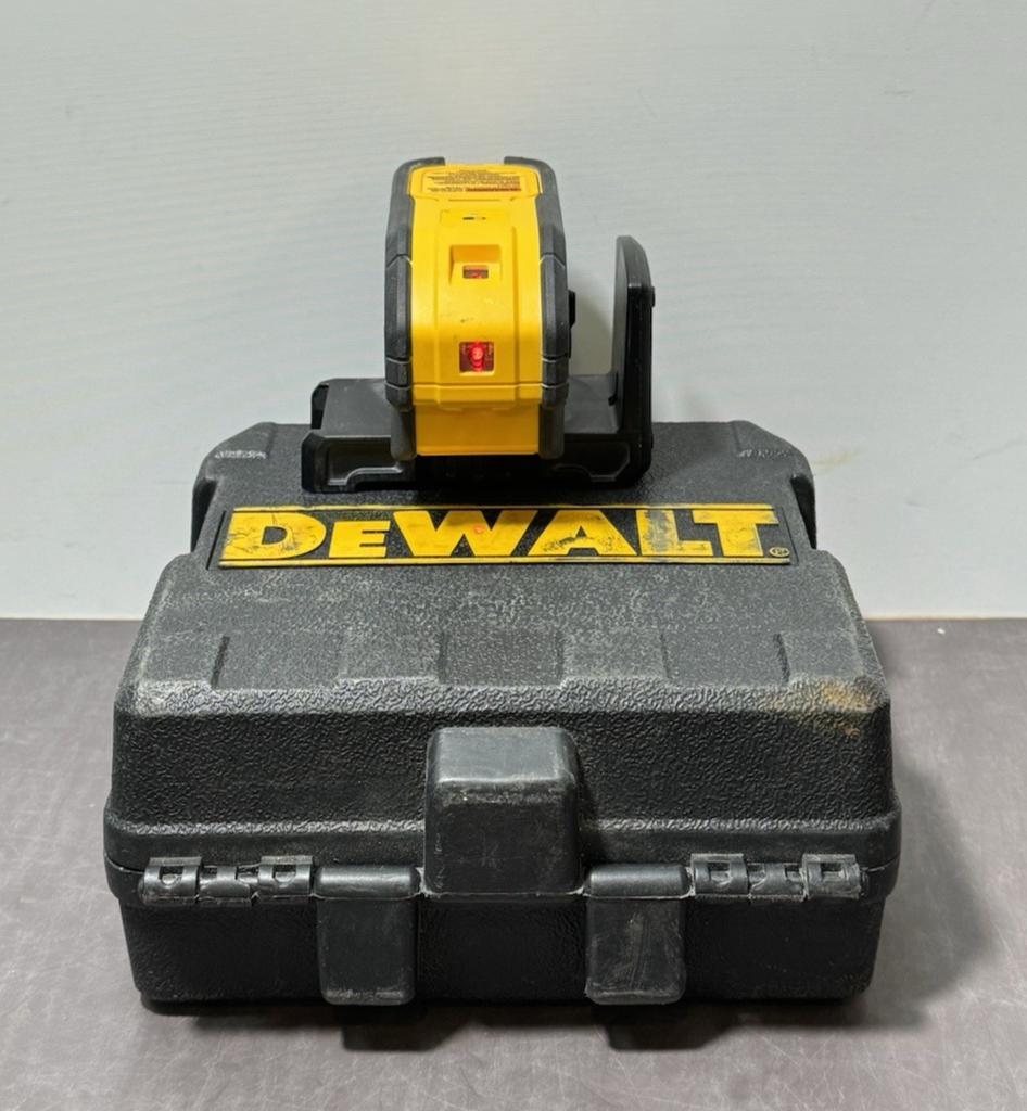 DeWalt DW083 Self-Leveling Red 3-Beam Spot Laser Pointer - Clean Preowned #1
