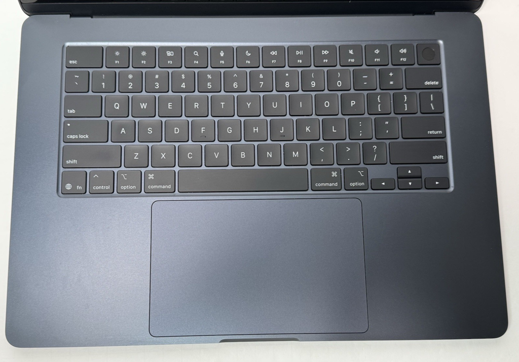 MacBook Air 15" Midnight A3241 M4-10C 16GB RAM, 256GB SSD, 10C-GPU, 27 cycles #7