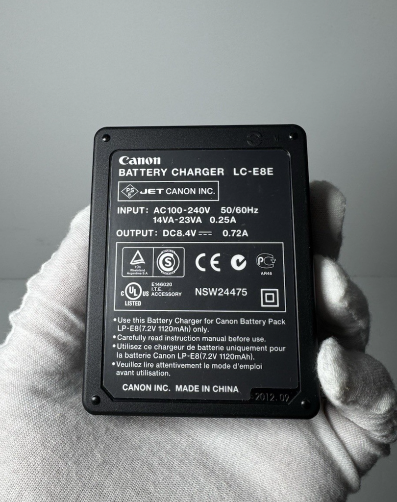 Canon EOS Rebel T3i Digital SLR 18 MP Camera - Body Only w/charger& battery #6