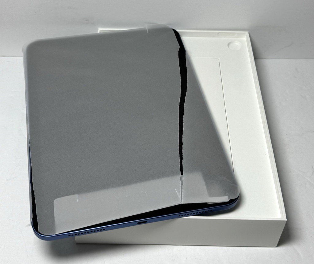 Apple 11" iPad A16 chip with Wi-Fi 128GB Blue, A3354 -Open Box #2