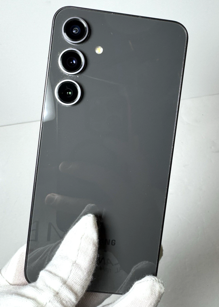 Samsung Galaxy S24 FE 128GB Black SM-S721U - **WiFi Only For Parts** #5