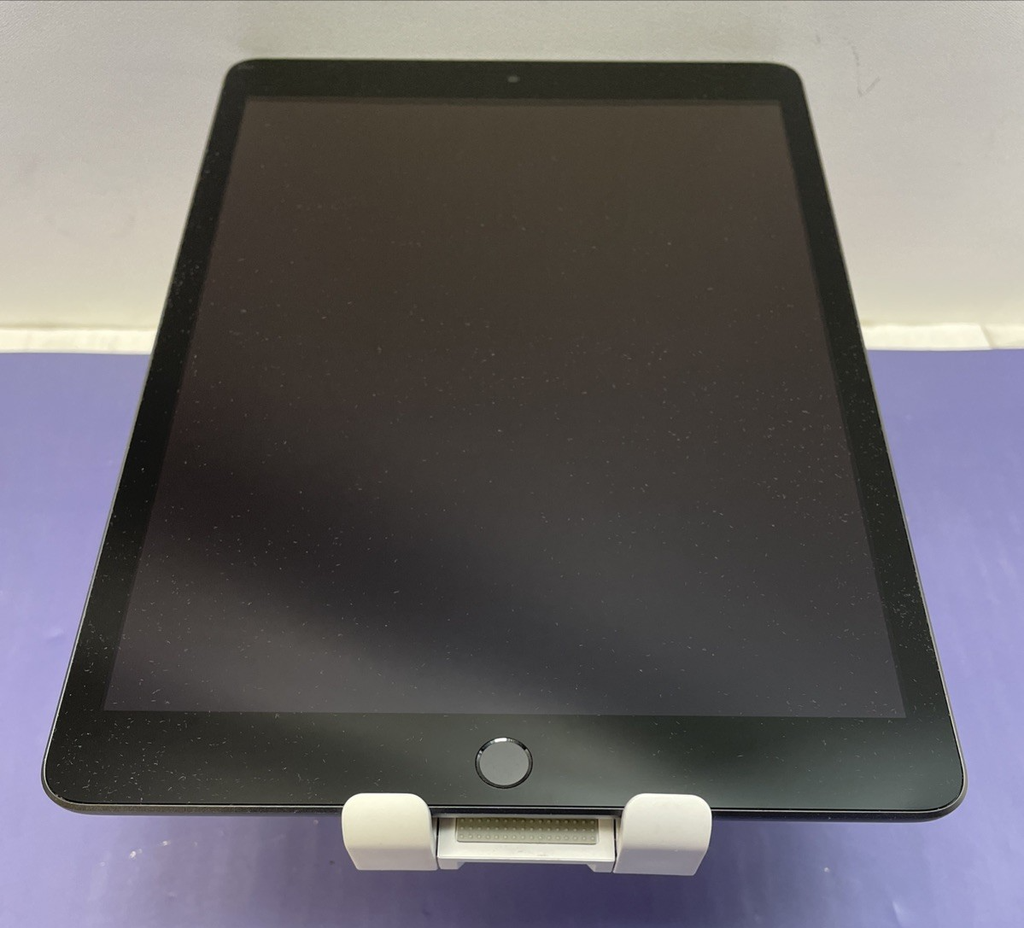 Apple iPad 9th Gen 10.2 " A2602 Wi-Fi only  256 GB Space Gray, 97% battery #2