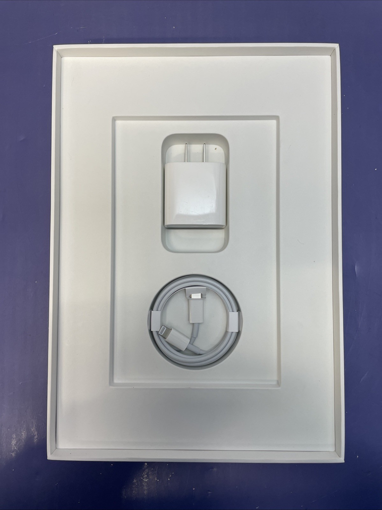 Apple iPad 9th Gen 10.2 " A2602 Wi-Fi only  256 GB Space Gray, 97% battery #8