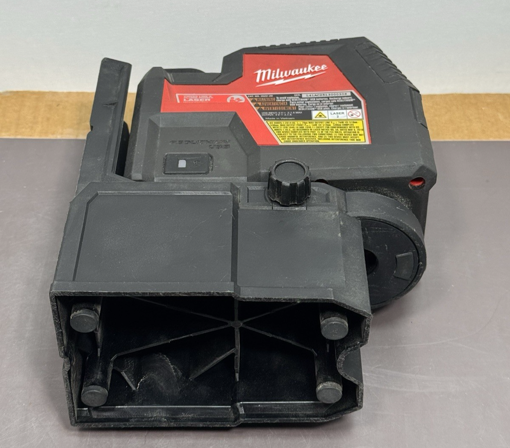Milwaukee 3522-20 Cross Line & Plumb Point Laser Lever With Battery #3