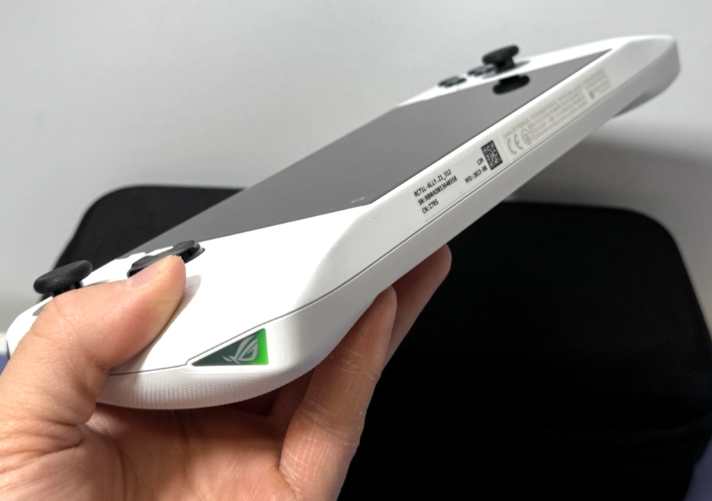 Asus ROG Ally 7" AMD Ryzen Z1 16GB RAM 512GB White /Batt 98% w/case #5