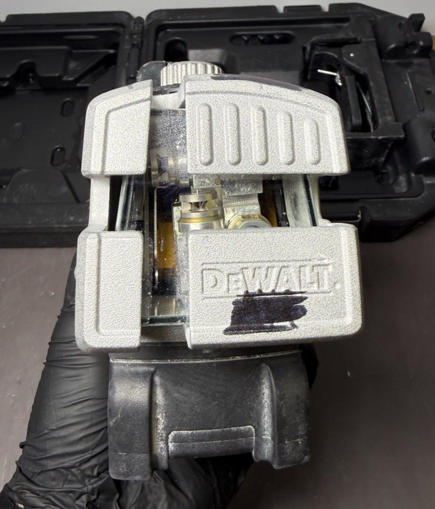 Dewalt DW089 Red Line 3 Beam Laser Level W/Magnetic Mount + Hard Case #5