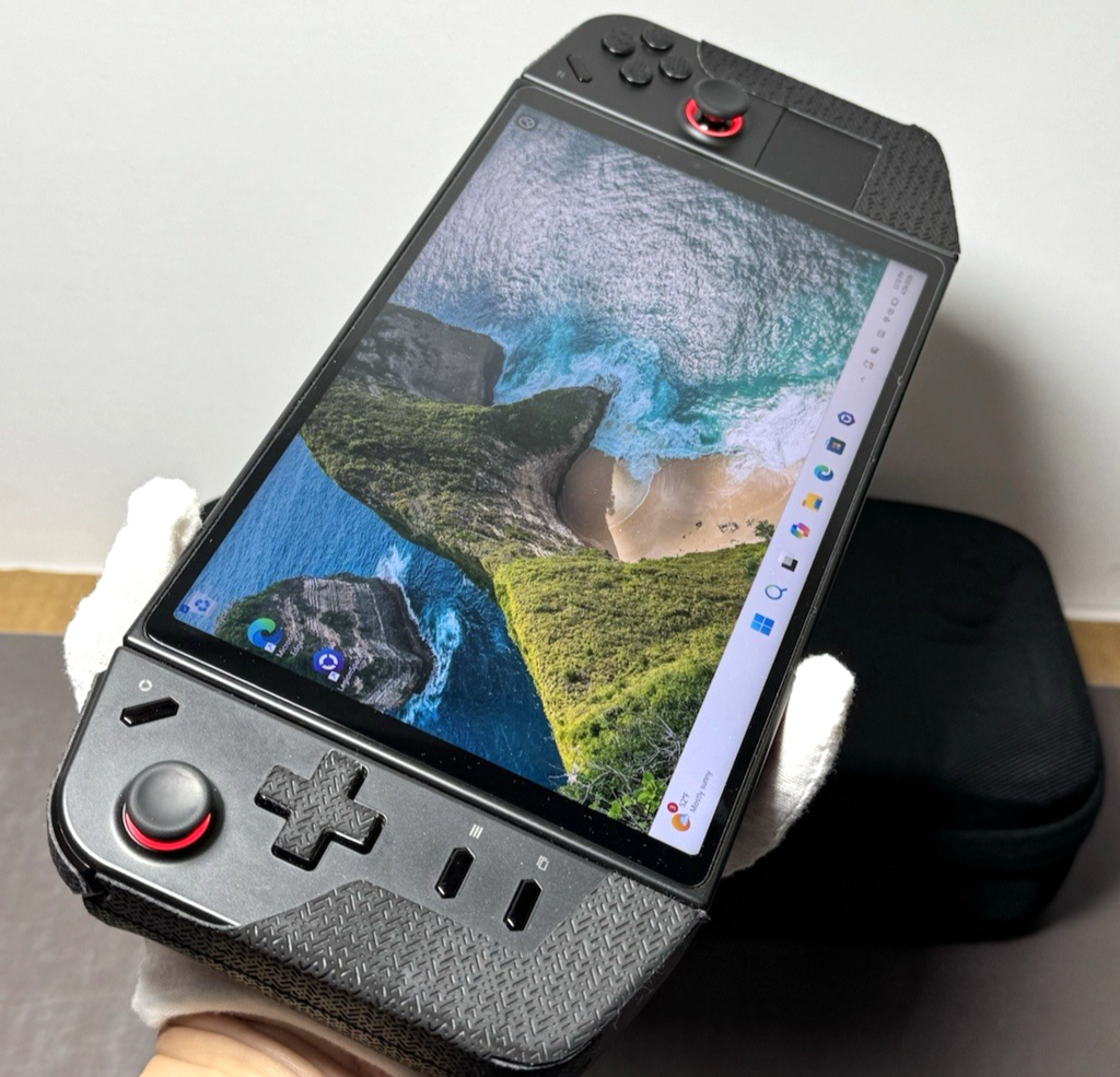 Lenovo Legion Go 8.8" Handheld Gaming PC AMD Ryzen Z1 Extreme 16GB 2TB, 96% batt #1