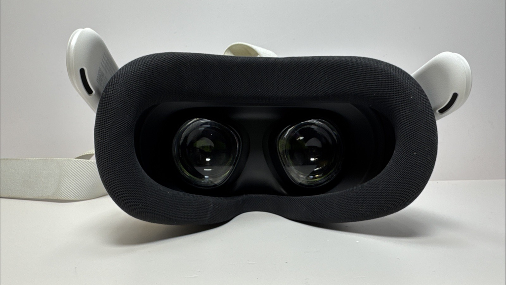 Meta Quest 3S 128GB All-In-One Virtual Reality Headset #1