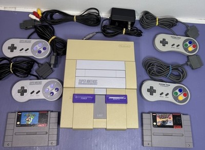 Super Nintendo NES SNS-001 Control Deck Console with controlers and games