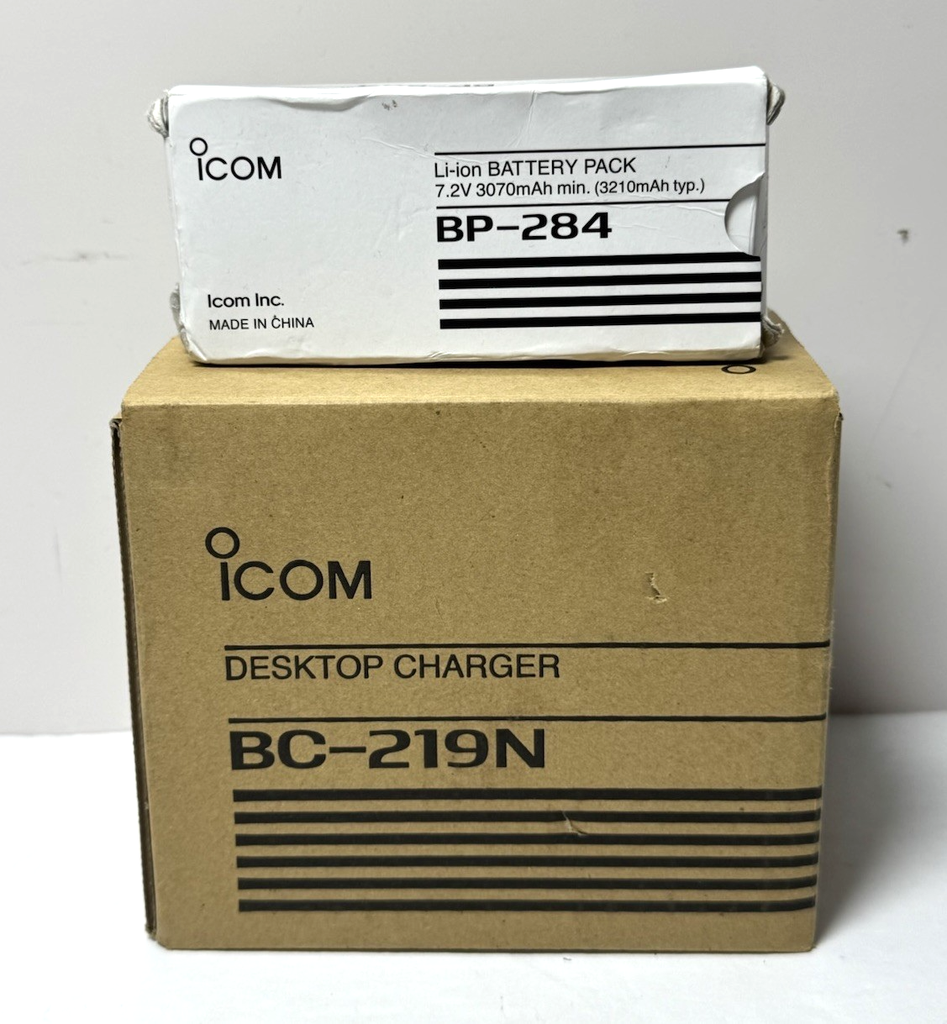Icom BC-219N Desktop Rapid Charger with BP-284 Battery pack