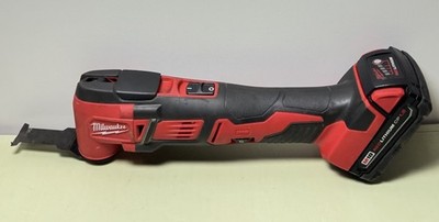 Milwaukee M18 18V Cordless Multi Tool 2626-20  W/ 1.5 Ah battery