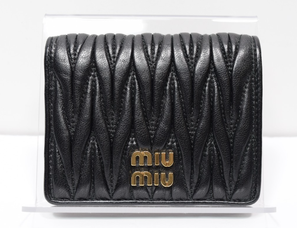 Miu Miu Matelasse Textured Leather Wallet Black