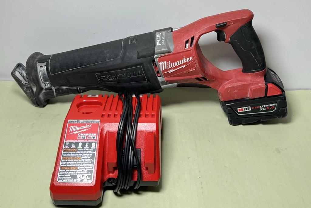 Milwaukee 2720-20 Sawzall with 5.0 Ah Battery and charger