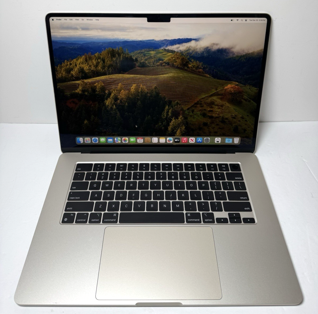 MacBook Air 15" Starlight A3114, M3, 8GB RAM /256GB SSD /10-Core GPU, 17 cycles