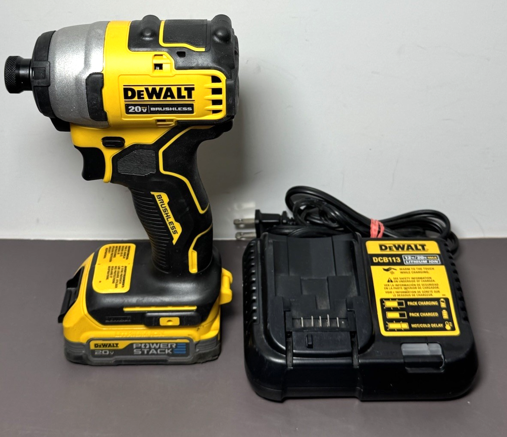 DEWALT DCF809 ATOMIC 20V MAX Cordless 1/4" Impact Driver w/1.7Ah Batt &charger
