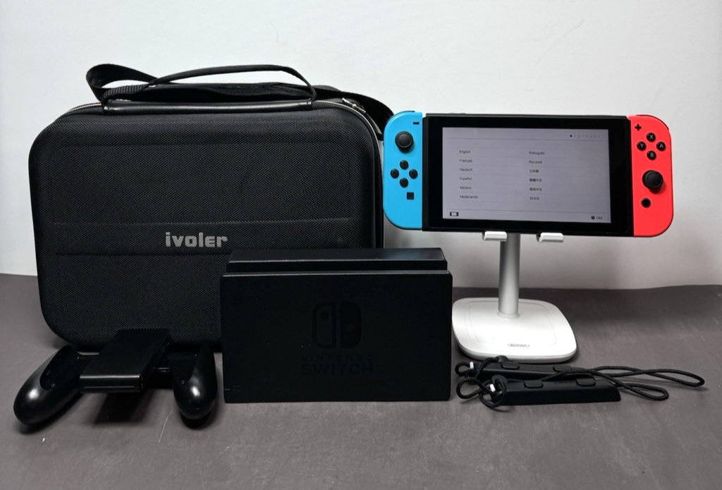 Nintendo Switch Handheld Console HAC-001 w/ controller/dock/case