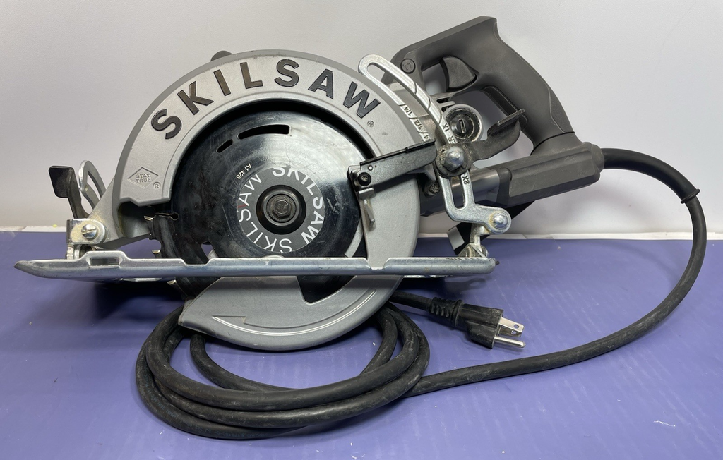 SKILSAW SPT77W 7-1/4" Blade Worm Drive Circular Saw 15Amp