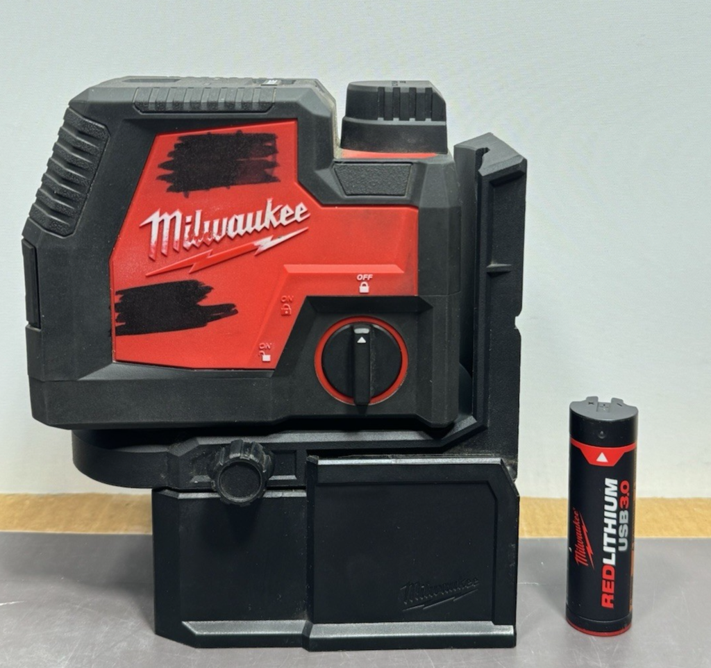 Milwaukee 3522-20 Cross Line & Plumb Point Laser Lever With Battery
