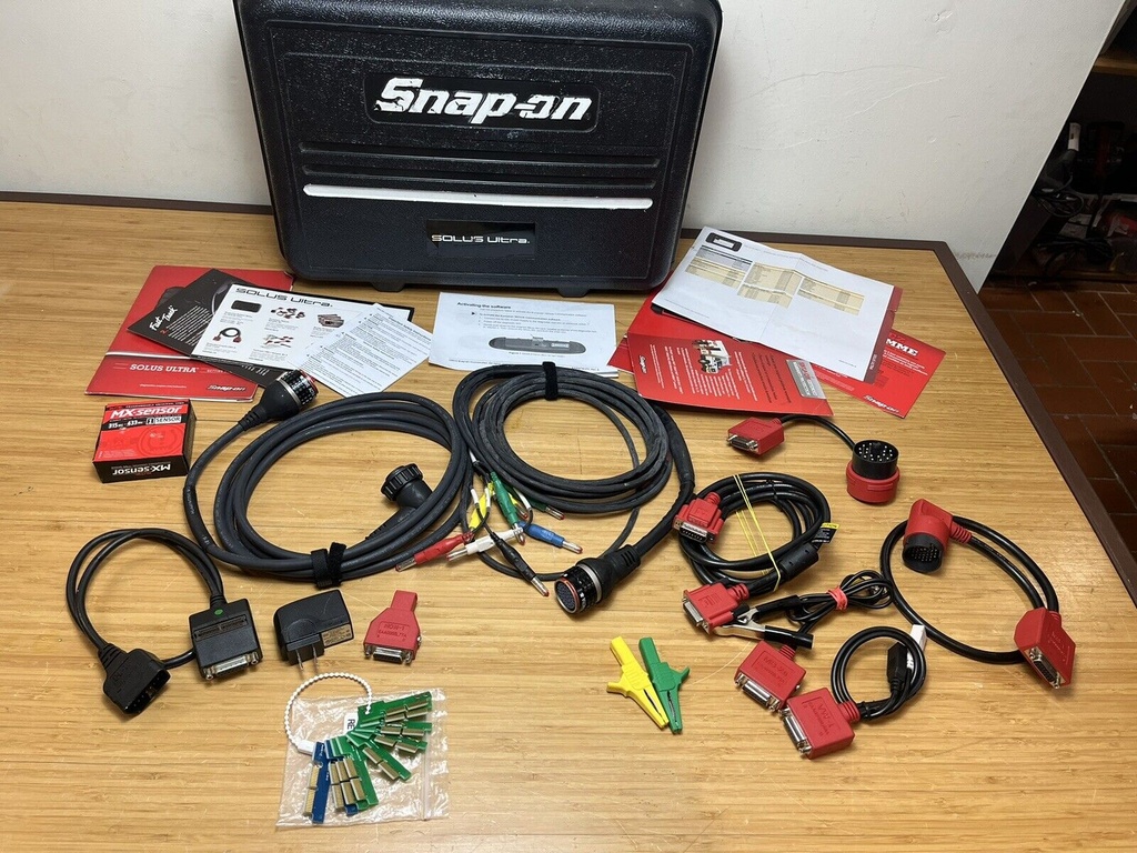 Snap On Souls Ultra Case Accessories And Keys Bundle