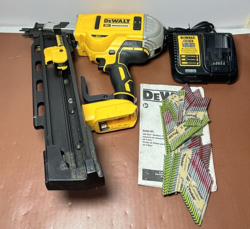 DEWALT DCN21PL 20V 21-Degree Cordless Framing Nailer Gun w/ battery charger