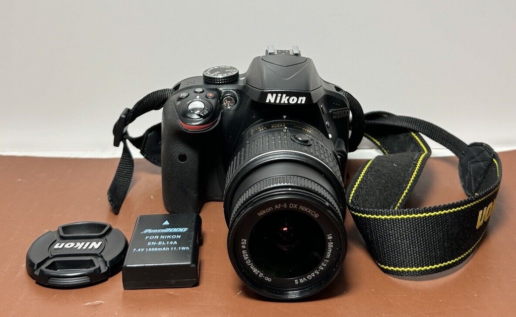 Nikon D3300  DX format DSLR  w/AF-S DX VR II 18-55mm Lens *8618* Shutter count