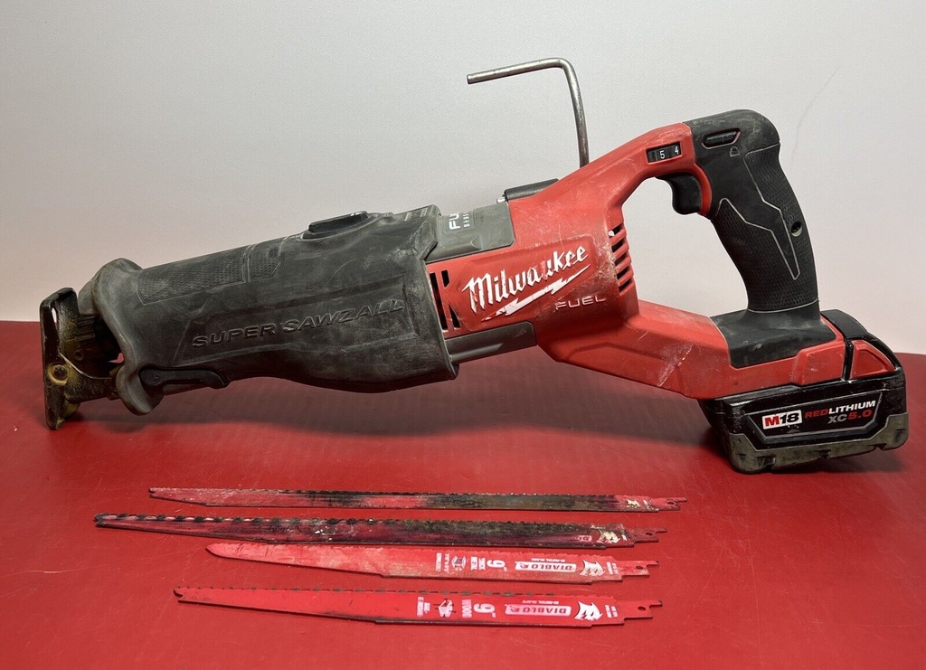 Milwaukee M18 Sawzall (2722-20) w/ 5Ah Battery