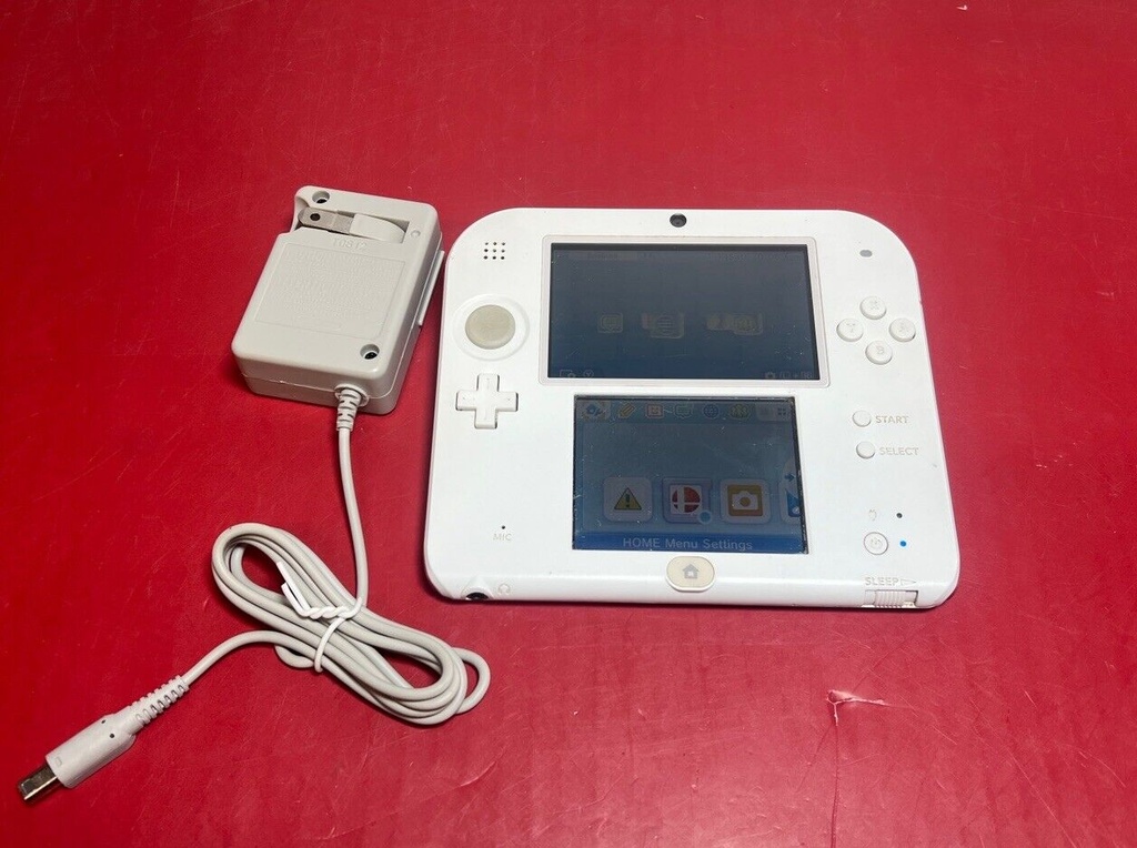 Nintendo 2DS FTR-001 White & Scarlet Red w/ Charger and Super Smash Bros! Tested