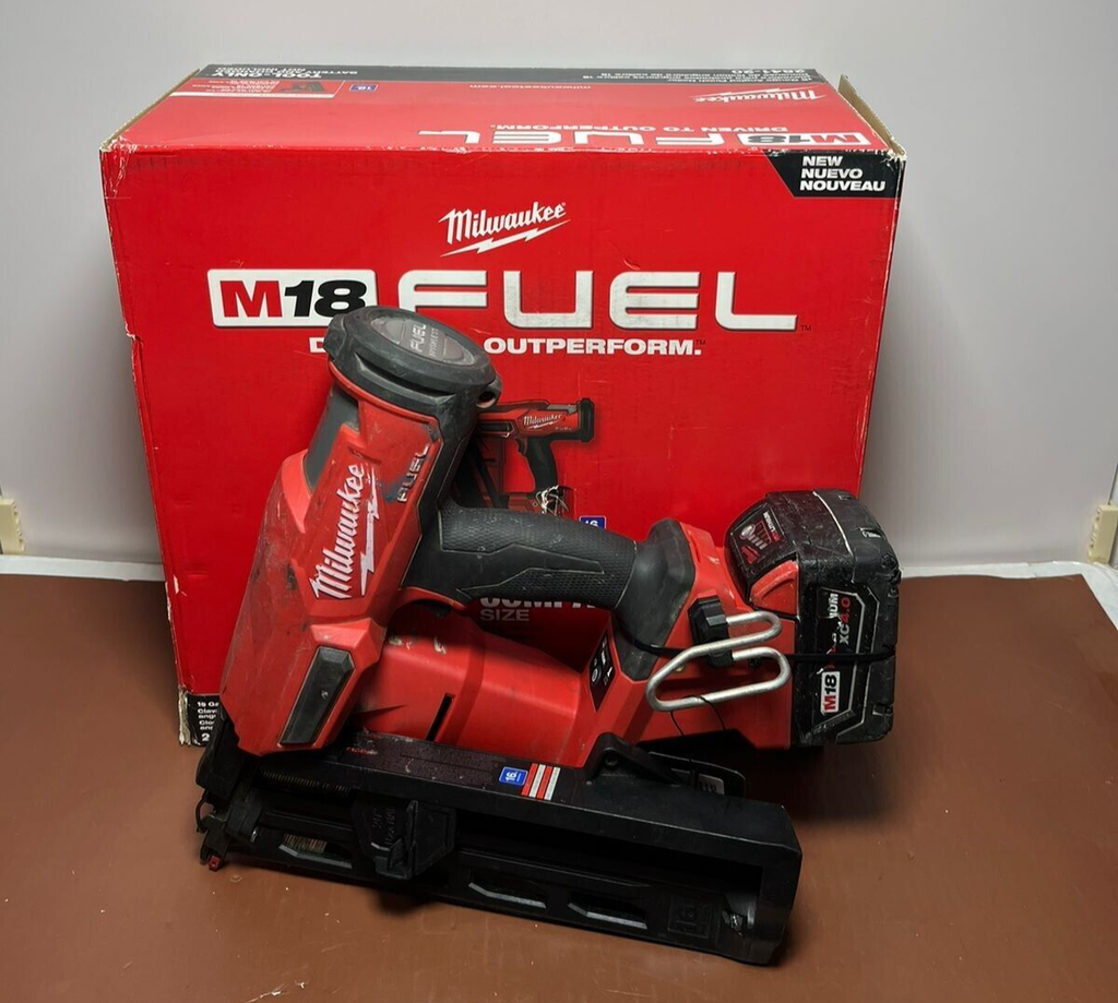 Milwaukee Fuel M18 Angled Finish Nailer 2841-20 TOOL and Battery!