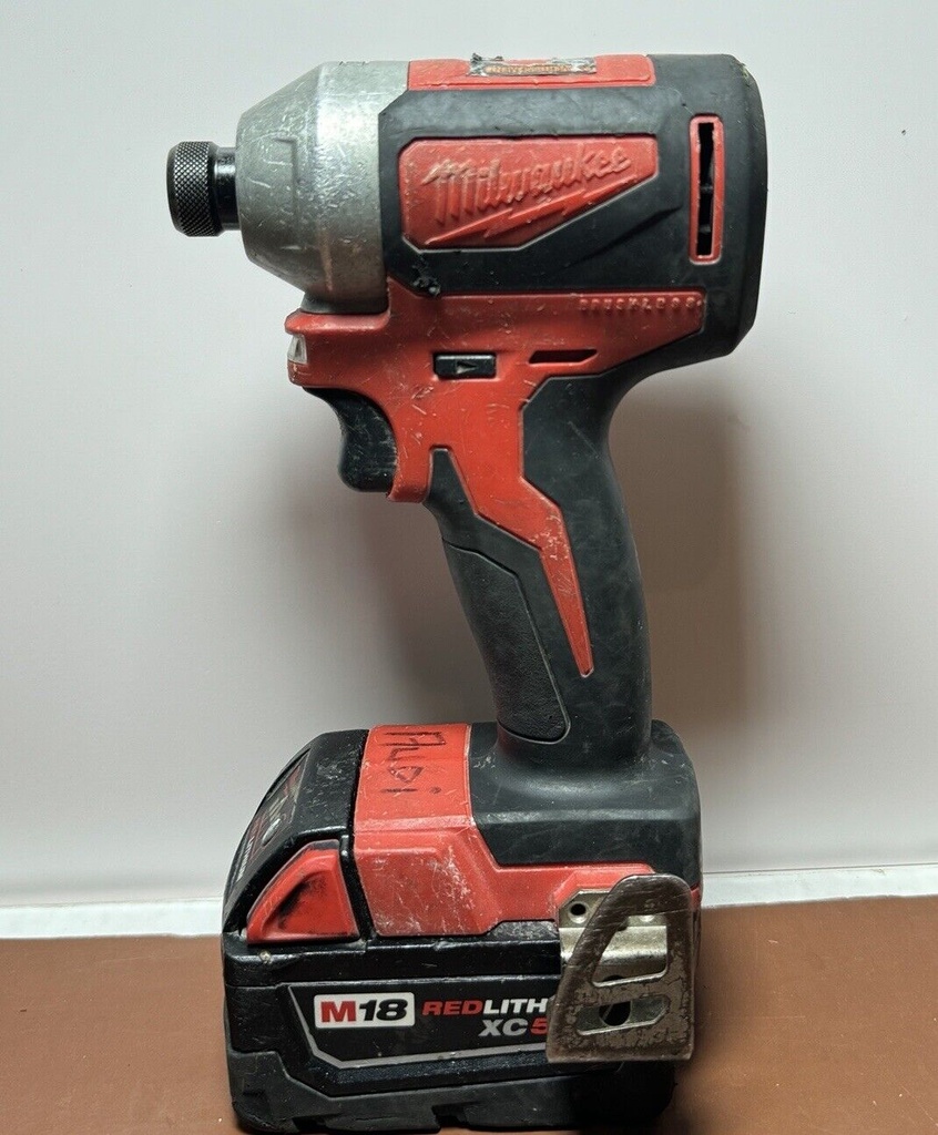 Milwaukee 2850-20 M18 Cordless Brushless 1/4" Impact Driver w/ M18 XC5.0 Battery