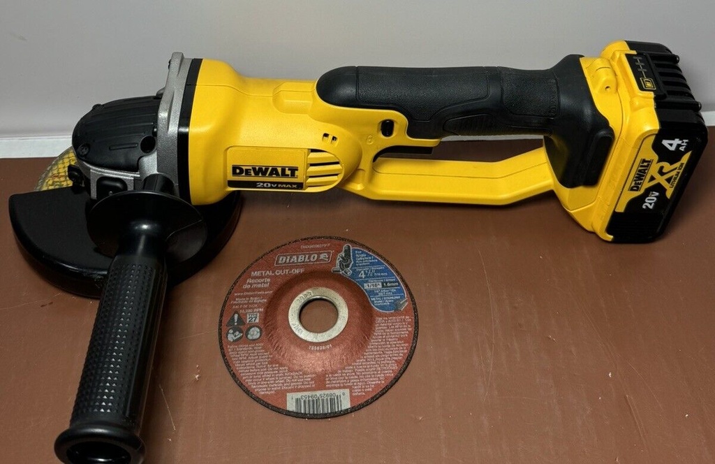 DeWalt DCG412 20V MAX 4.5"-5" Angle Grinder w 20v 4.0Ah Battery