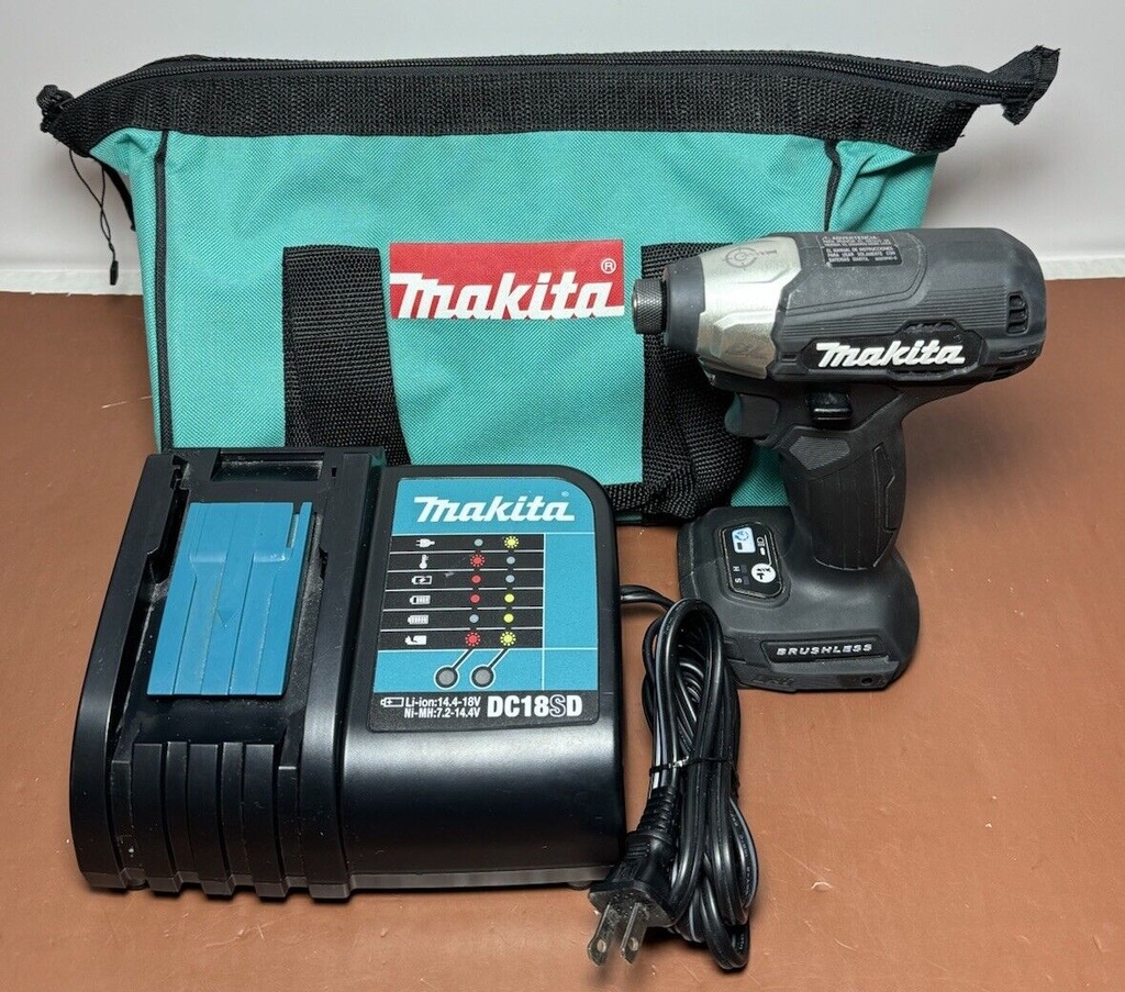 Makita XDT18 18V LXT Lithium-Ion  Impact Driver +Charger DC18SD and Bag