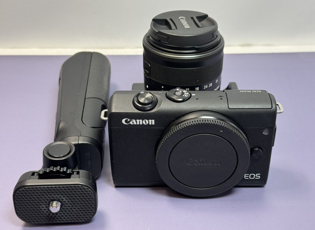 Canon EOS M200 24.1MP Mirrorless Camera w/ 15-45mm Lens - Preowned