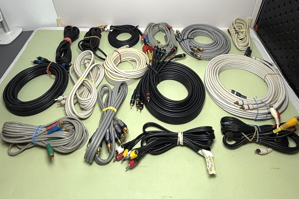 Lot Bulk RCA Audio Video Cables