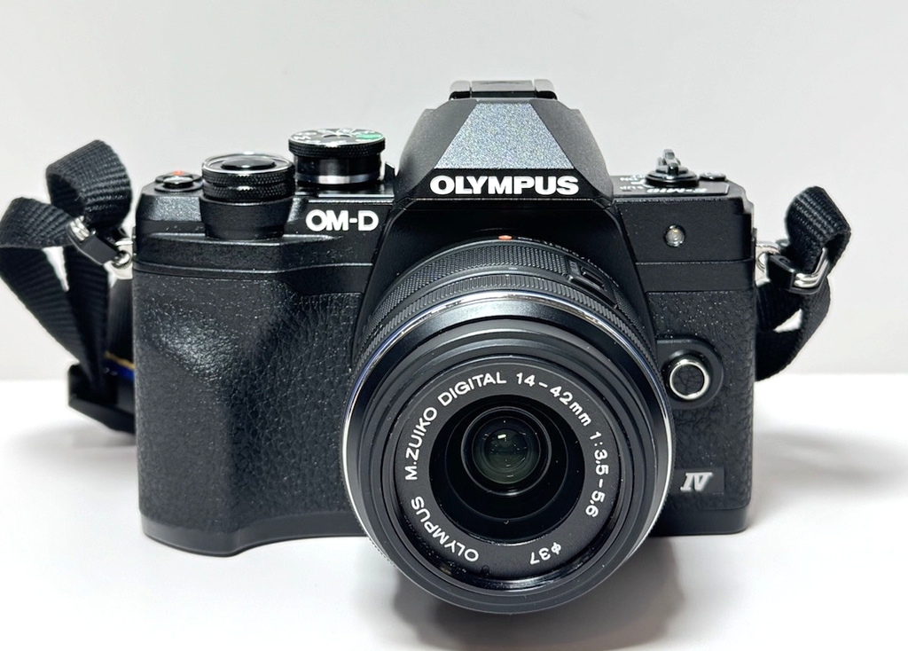 Olympus OM-D E-M10 Mark IV Mirrorless Camera w/14-42mm EZ Lens (Black)